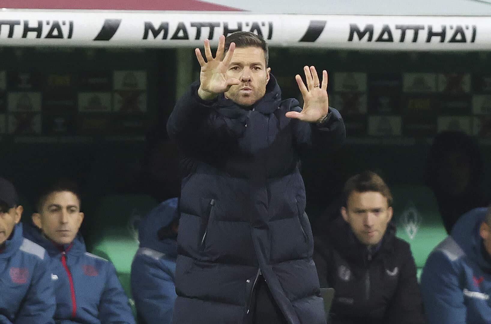 Todos querem Xabi Alonso, mas ele quer ir a algum lugar?