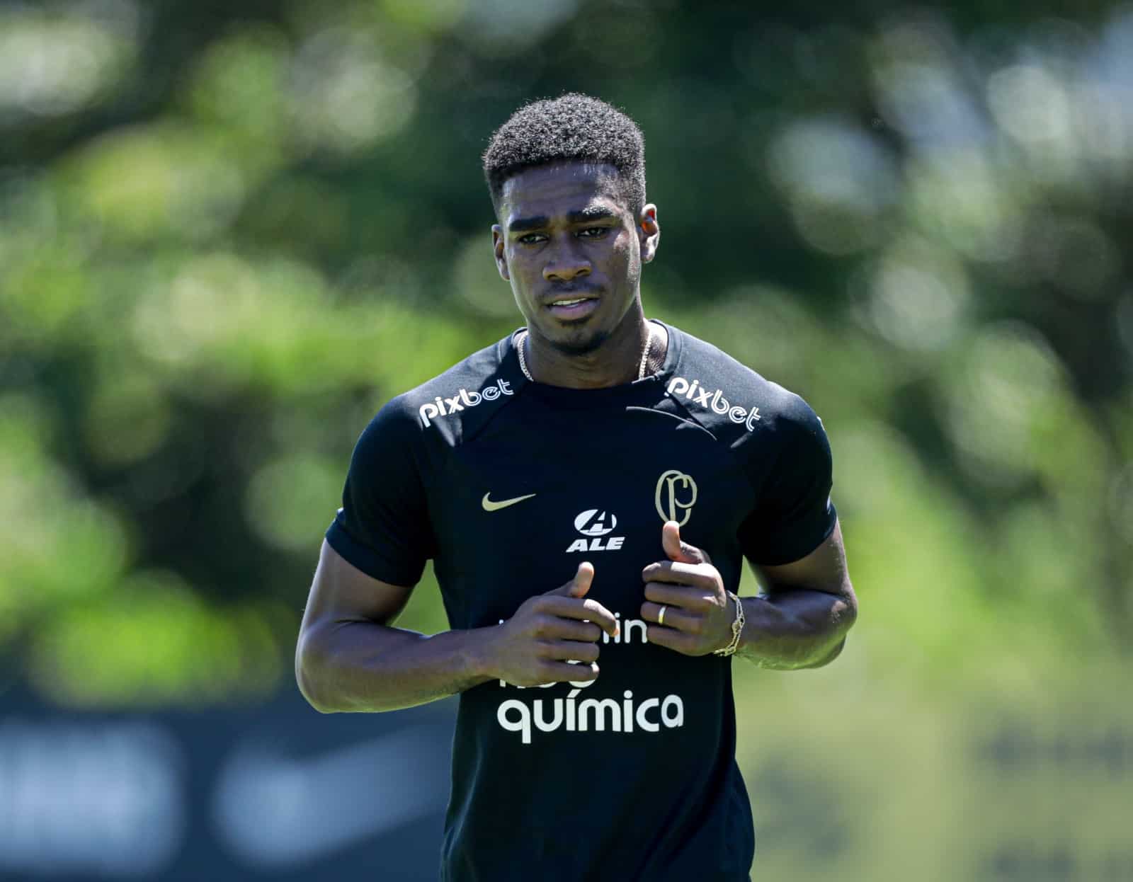 Refor&ccedil;os da defesa do Corinthians d&atilde;o esperan&ccedil;a para retorno do tradicional desempenho do clube