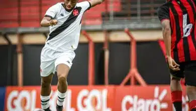 O Vit&oacute;ria saiu atr&aacute;s, mas virou e humilhou o Vasco, que est&aacute; eliminado da Copinha