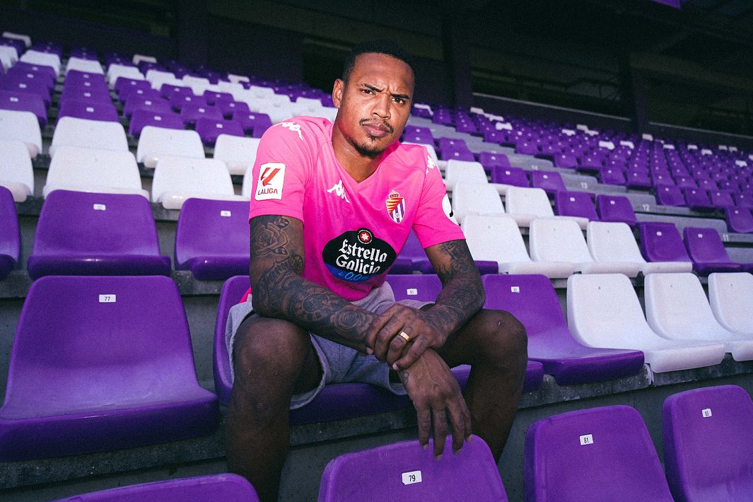 Santos acerta venda e John chega ao Botafogo para substituir Lucas Perri; confira os valores