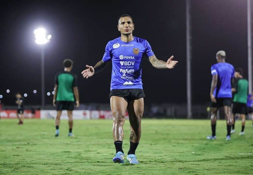 Um dos 11 refor&ccedil;os anunciados, como Otero chega para ajudar o Santos em 2024?