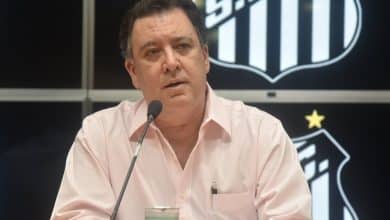 Ficou surpreso com a multa de Carille para deixar o Jap&atilde;o? Presidente do Santos tamb&eacute;m