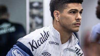 Com aval do Santos, Rodrigo Fern&aacute;ndez n&atilde;o se reapresenta e aguarda negocia&ccedil;&atilde;o para deixar o clube