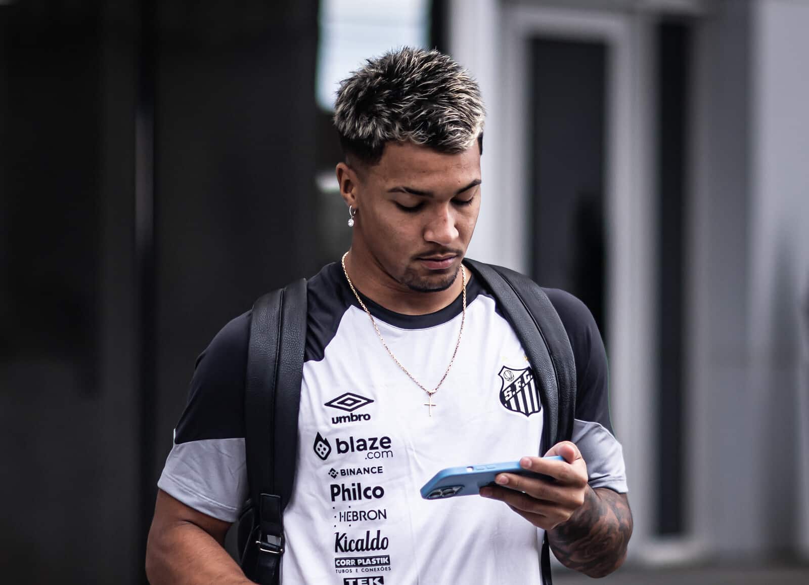Valor da oferta e tempo de contrato: os detalhes da negocia&ccedil;&atilde;o entre Santos e Benfica por Marcos Leonardo