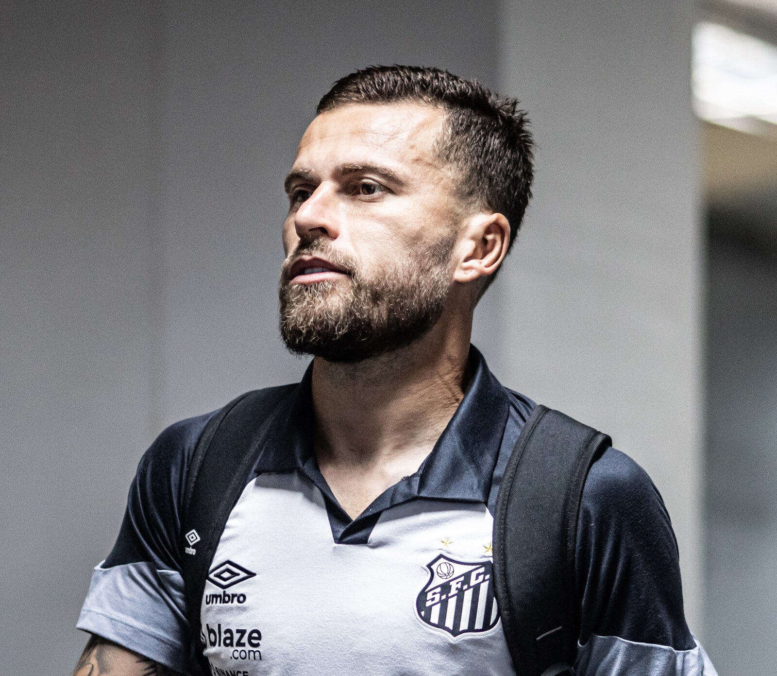 Sport assume maior parte do sal&aacute;rio e se aproxima de acerto com o Santos pelo empr&eacute;stimo de Lucas Lima