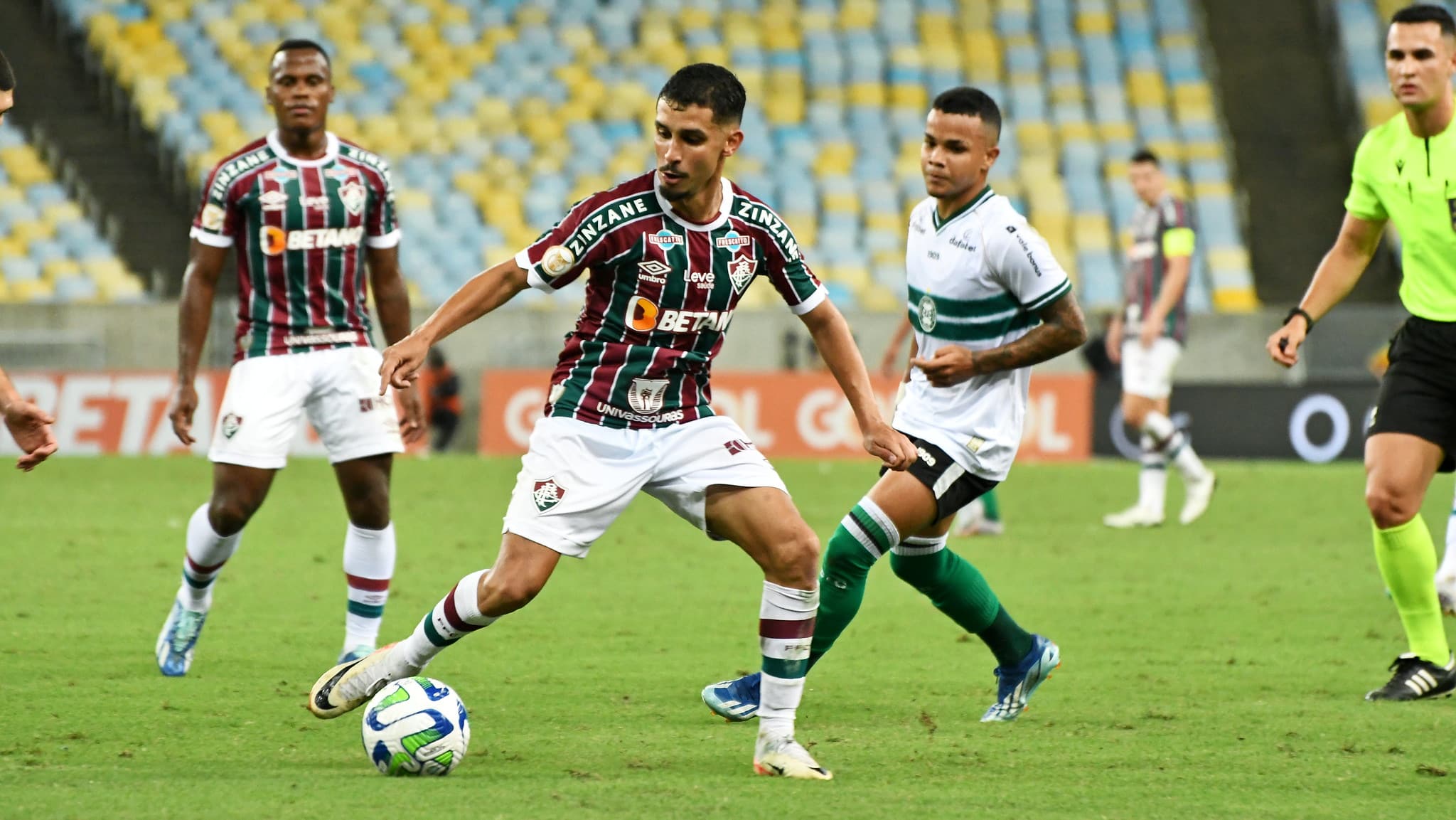 Por chances no Fluminense, Daniel recusa Vit&oacute;ria ap&oacute;s &lsquo;an&uacute;ncio&rsquo; de time baiano