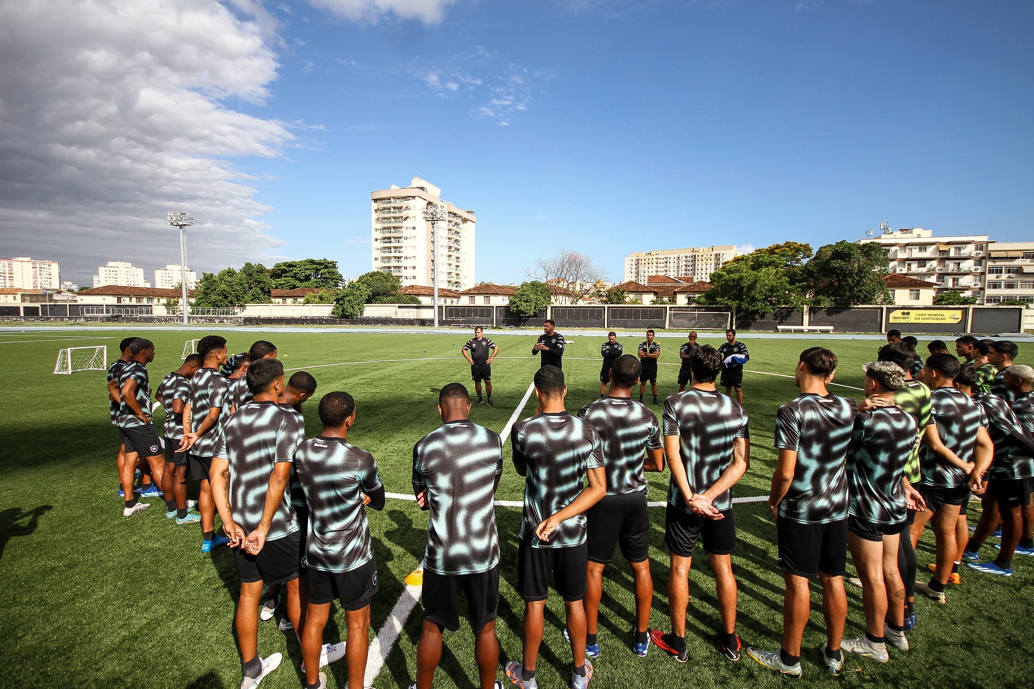 Quais s&atilde;o os jogadores do Botafogo para ficar de olho na Copinha?