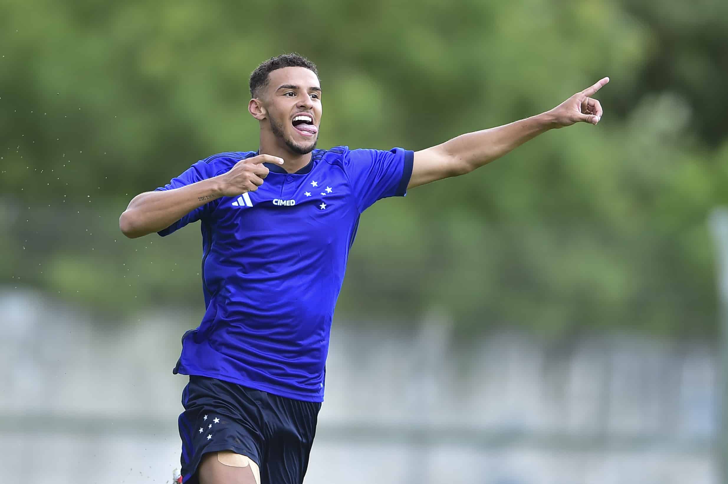 Gola&ccedil;o de meia de mais de R$ 300 milh&otilde;es garante vit&oacute;ria de um nervoso Cruzeiro na estreia da Copinha