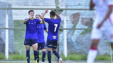 Cruzeiro desencanta, aplica maior goleada da Copinha e avan&ccedil;a na lideran&ccedil;a do grupo