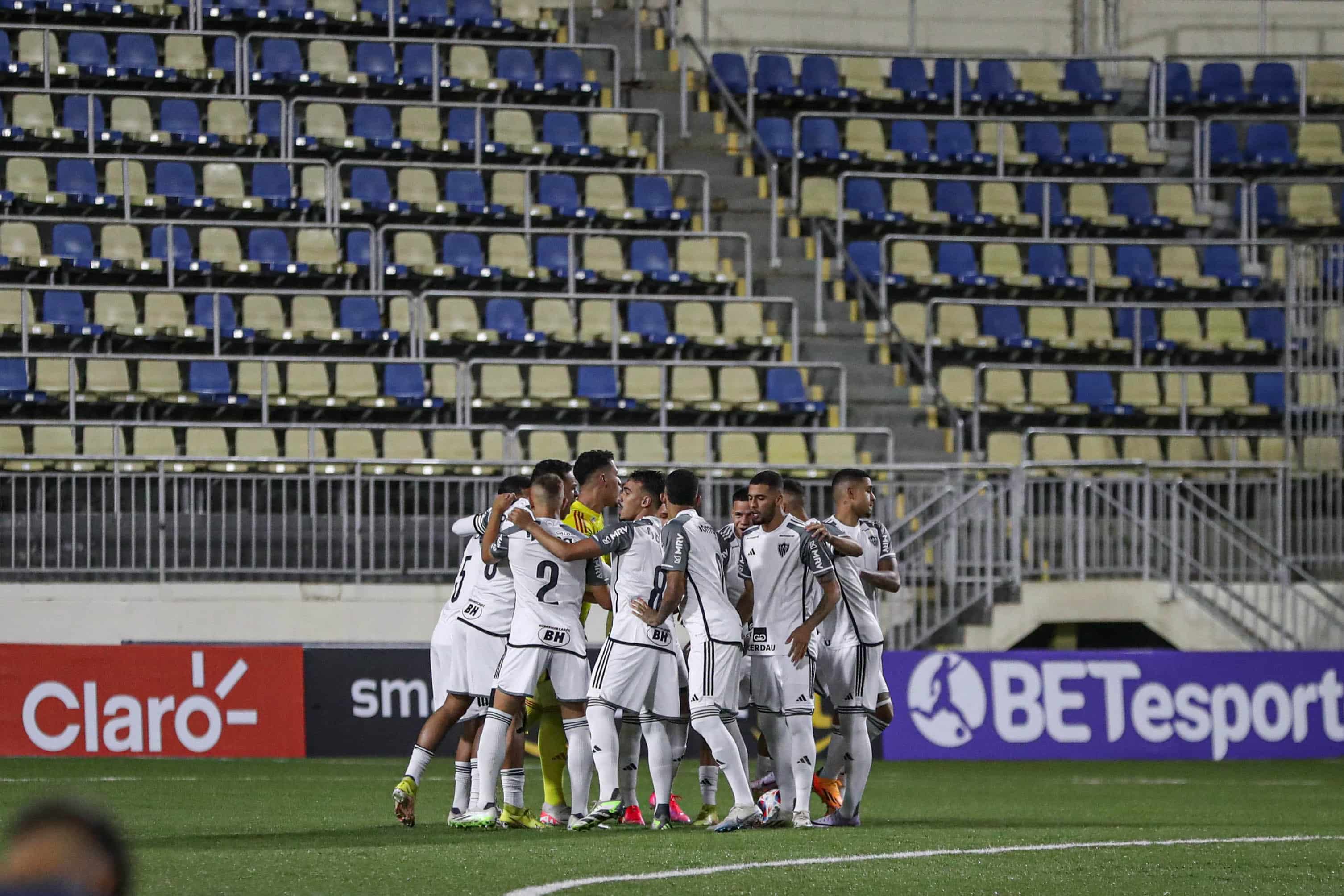 Atl&eacute;tico-MG passa sufoco, mas consegue virada nos minutos finais e avan&ccedil;a com 100% na Copinha
