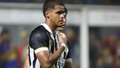 De virada, mas tranquilo: Santos elimina o &Aacute;gua Santa e se garante nas oitavas de final da Copinha