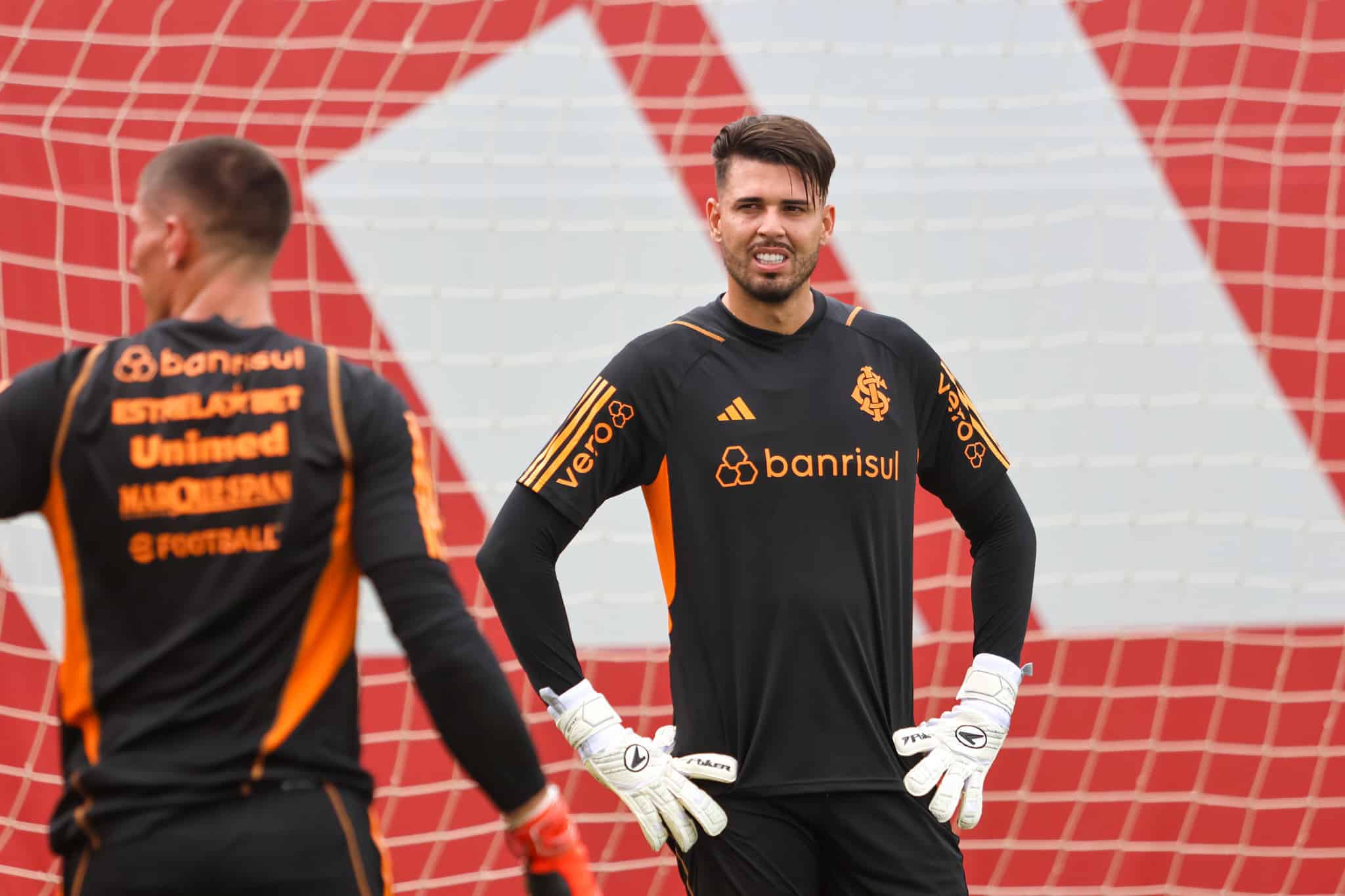 Com preocupante les&atilde;o de Rochet, Ivan deve ter grande oportunidade antes do previsto no Internacional