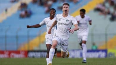 Em jogo aberto, Gr&ecirc;mio vence o Coimbra e est&aacute; nas oitavas de final da Copinha
