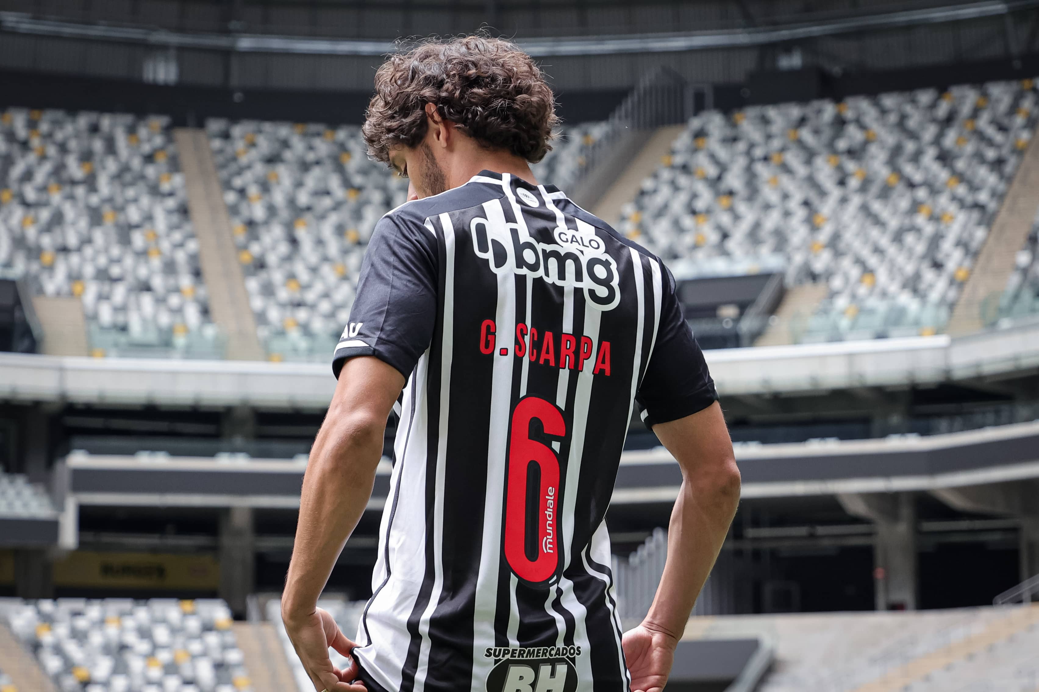 Escolha de n&uacute;mero por Scarpa no Atl&eacute;tico-MG chamou aten&ccedil;&atilde;o, mas n&atilde;o &eacute; incomum, inclusive no pr&oacute;prio clube