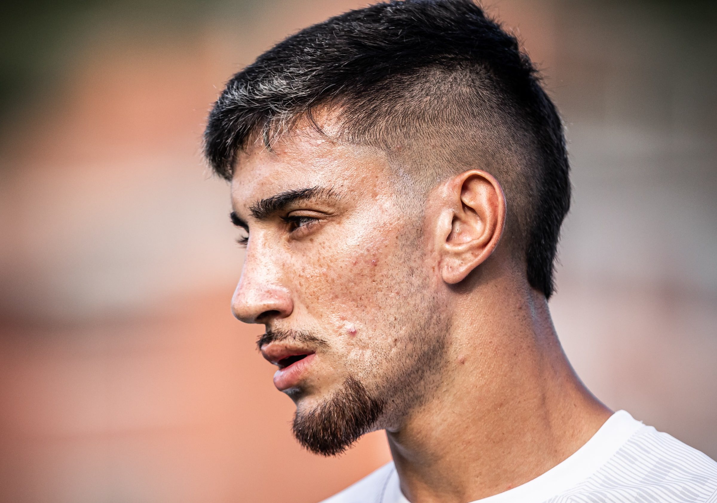 &lsquo;Situa&ccedil;&atilde;o resolvida&rsquo;: Agora no Santos, Pedrinho se diz inocente e tenta se esquivar de den&uacute;ncia de agress&atilde;o a ex