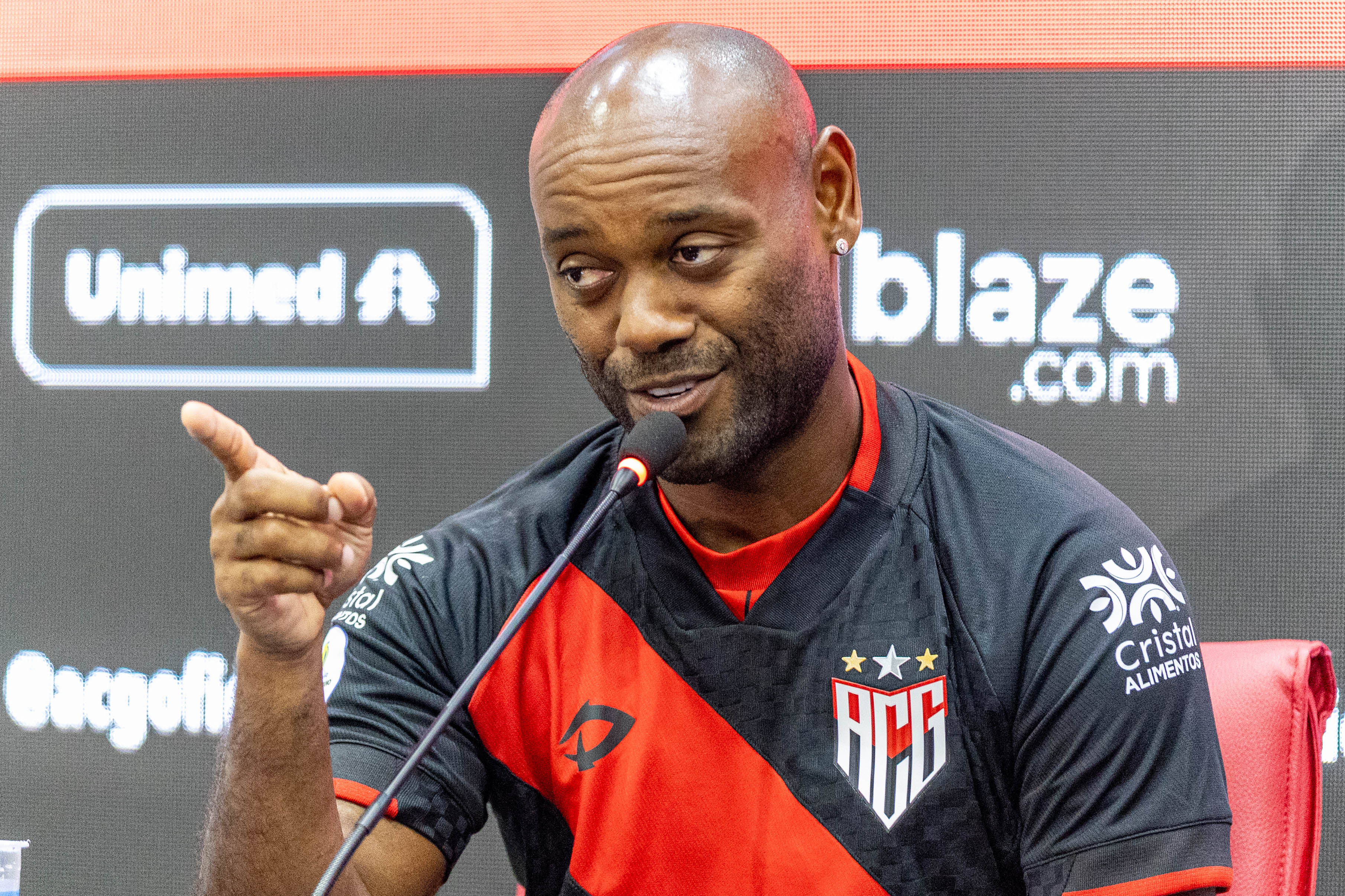 O (artilheiro do) amor &eacute; eterno: o que motiva Vagner Love a jogar pelo Atl&eacute;tico-GO no auge de seus 39 anos?