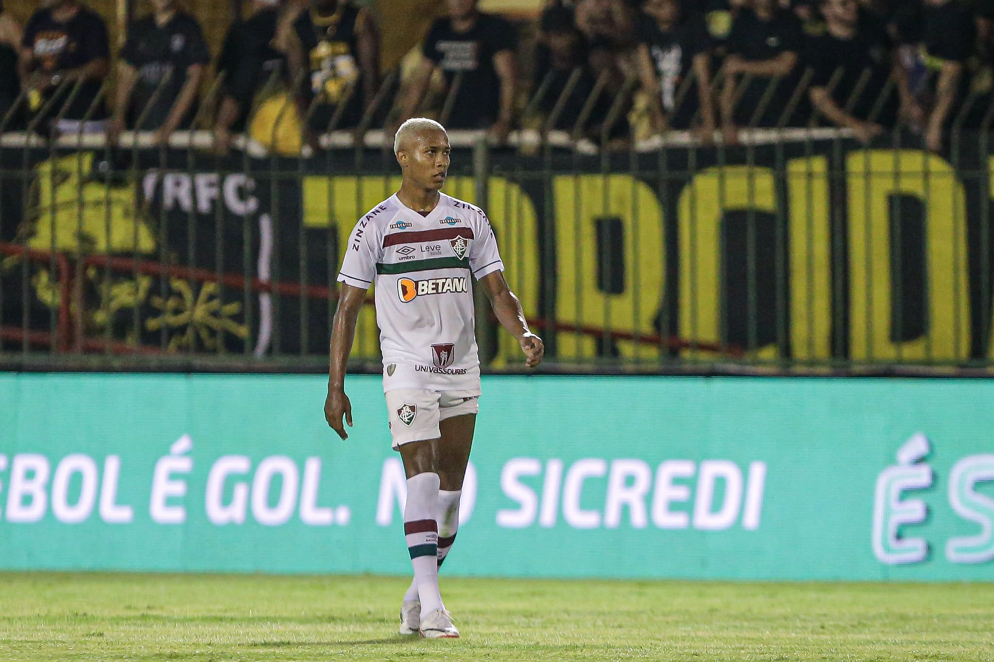 Isaac ficou devendo na chance que recebeu como titular do Fluminense - Foto: Lucas Mer&ccedil;on/Fluminense FC