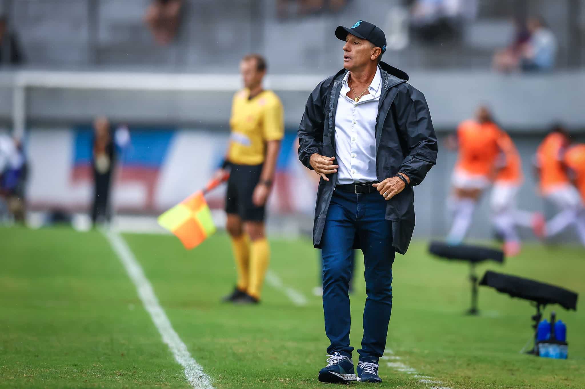 Quando o Gr&ecirc;mio ter&aacute; refor&ccedil;os? Se tudo der certo, nesta semana