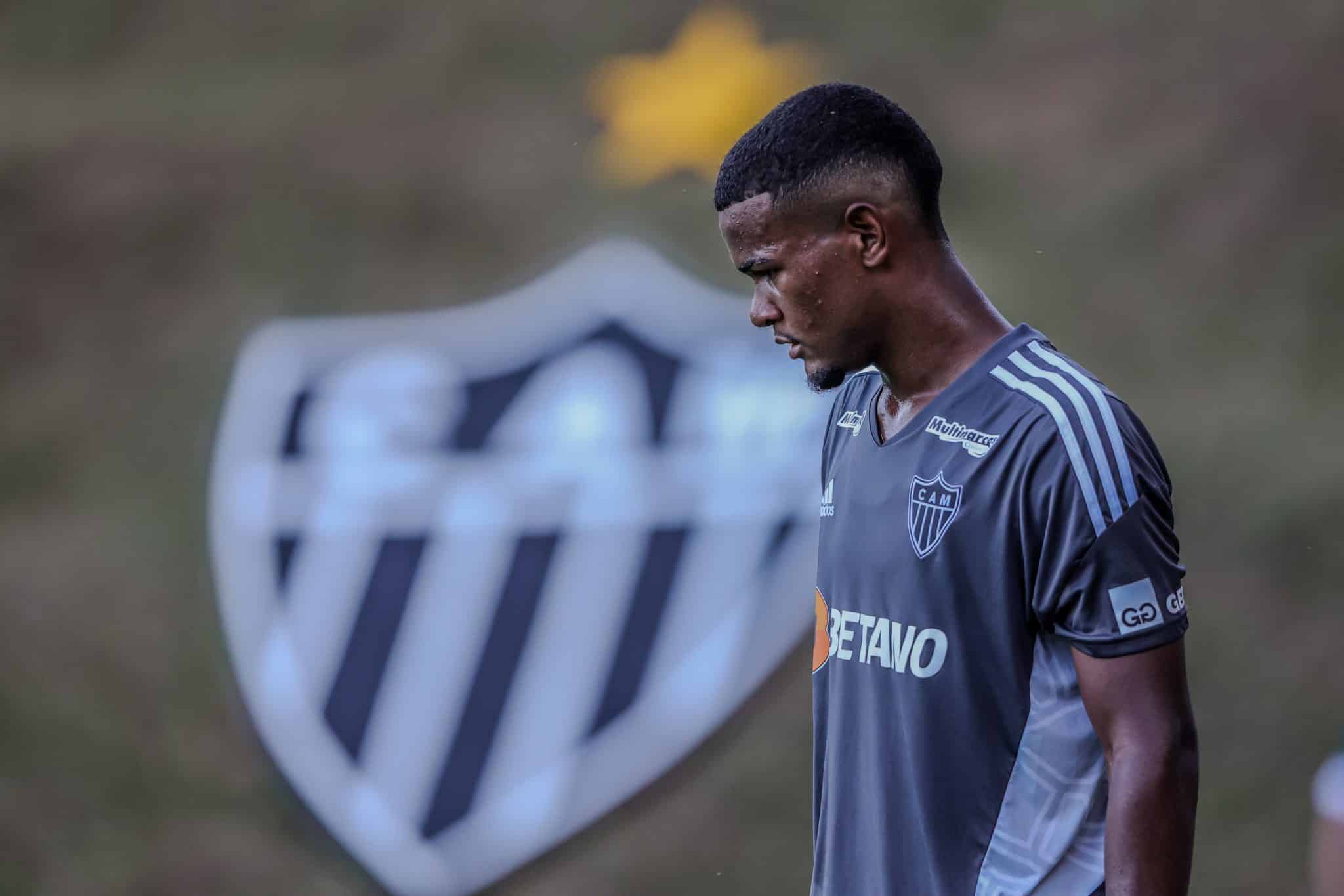 Joia da base do Atl&eacute;tico-MG d&aacute; &oacute;timo cart&atilde;o de visita em jogo-treino, mas n&atilde;o &eacute; s&oacute; por isso merece mais chances