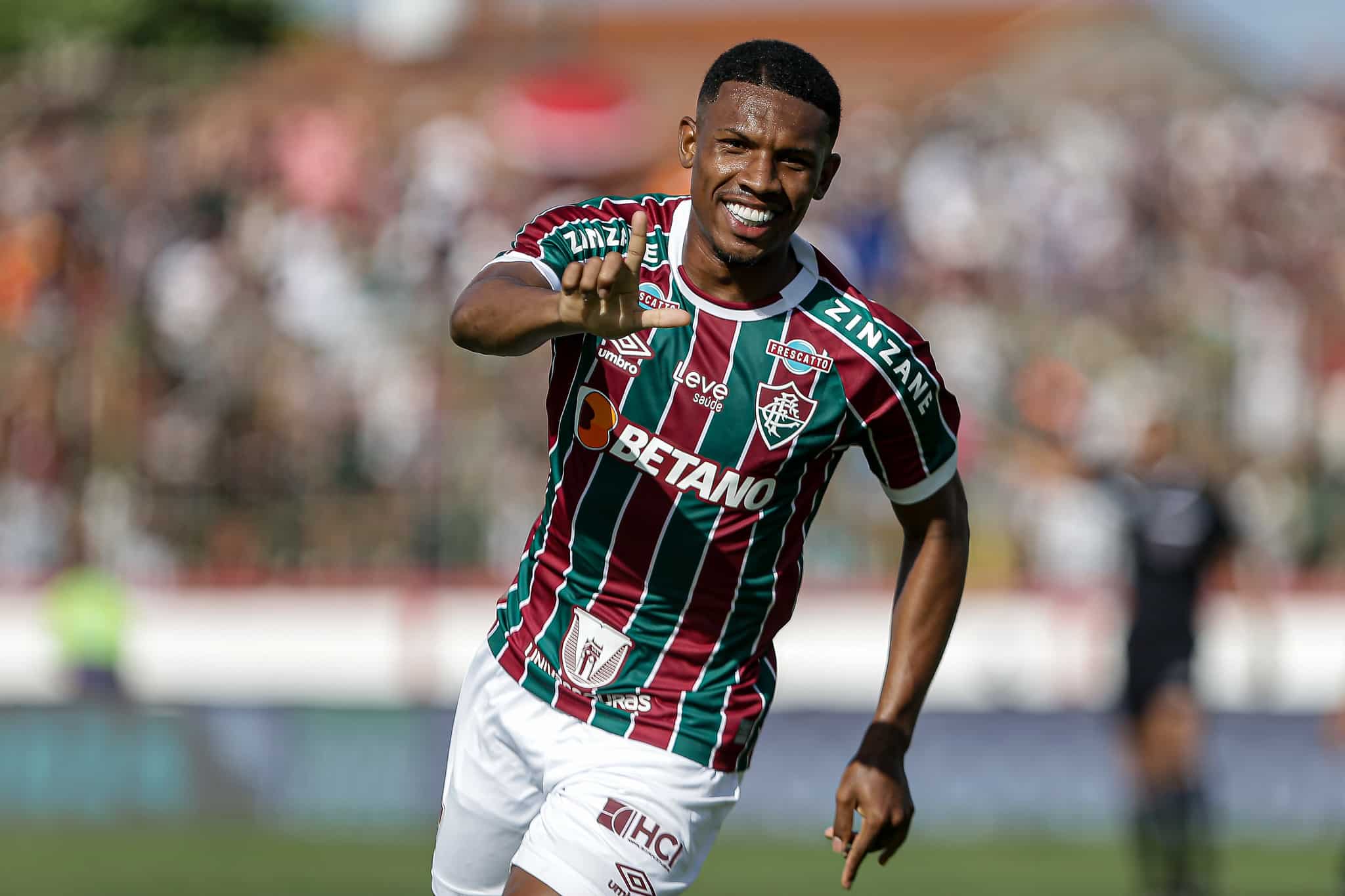 Fluminense joga mal, mas bate a Portuguesa e conquista primeira vit&oacute;ria no Carioca