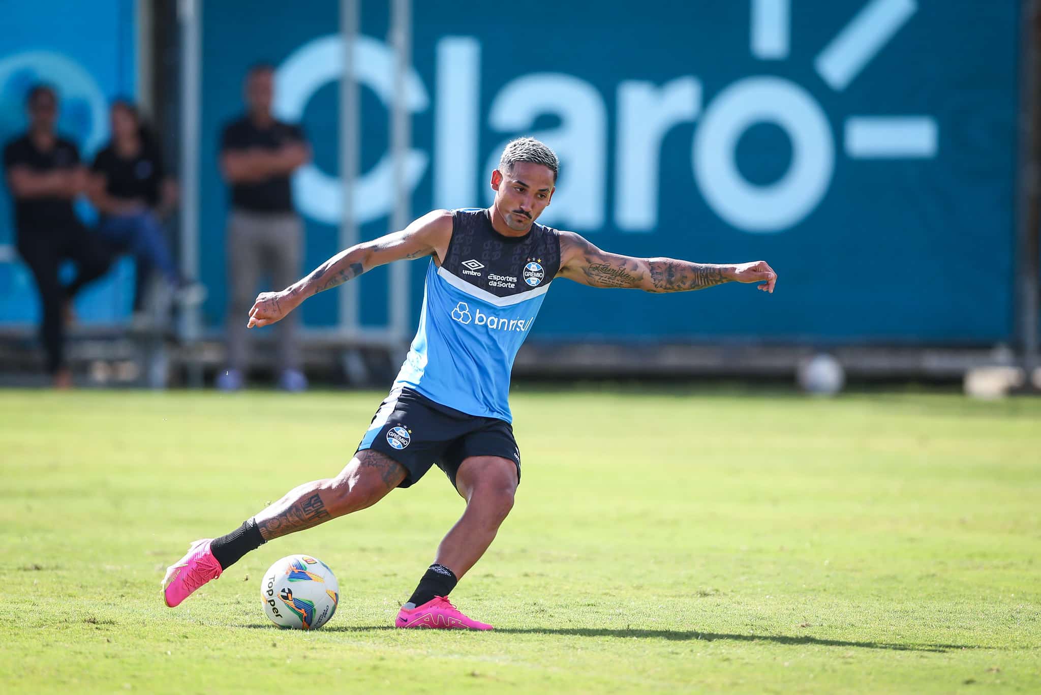 Drama de Jhonata Robert no Gr&ecirc;mio ganha novo cap&iacute;tulo