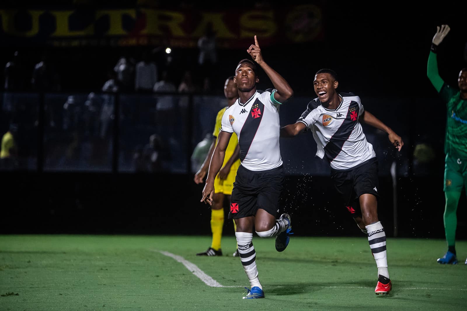 Time misto do Vasco conta com gol de joia de 17 anos para vencer o Madureira pelo Carioca