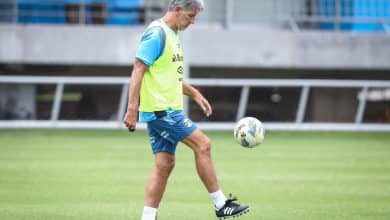 Renato roda elenco do Gr&ecirc;mio para jogo contra o Brasil, em Pelotas