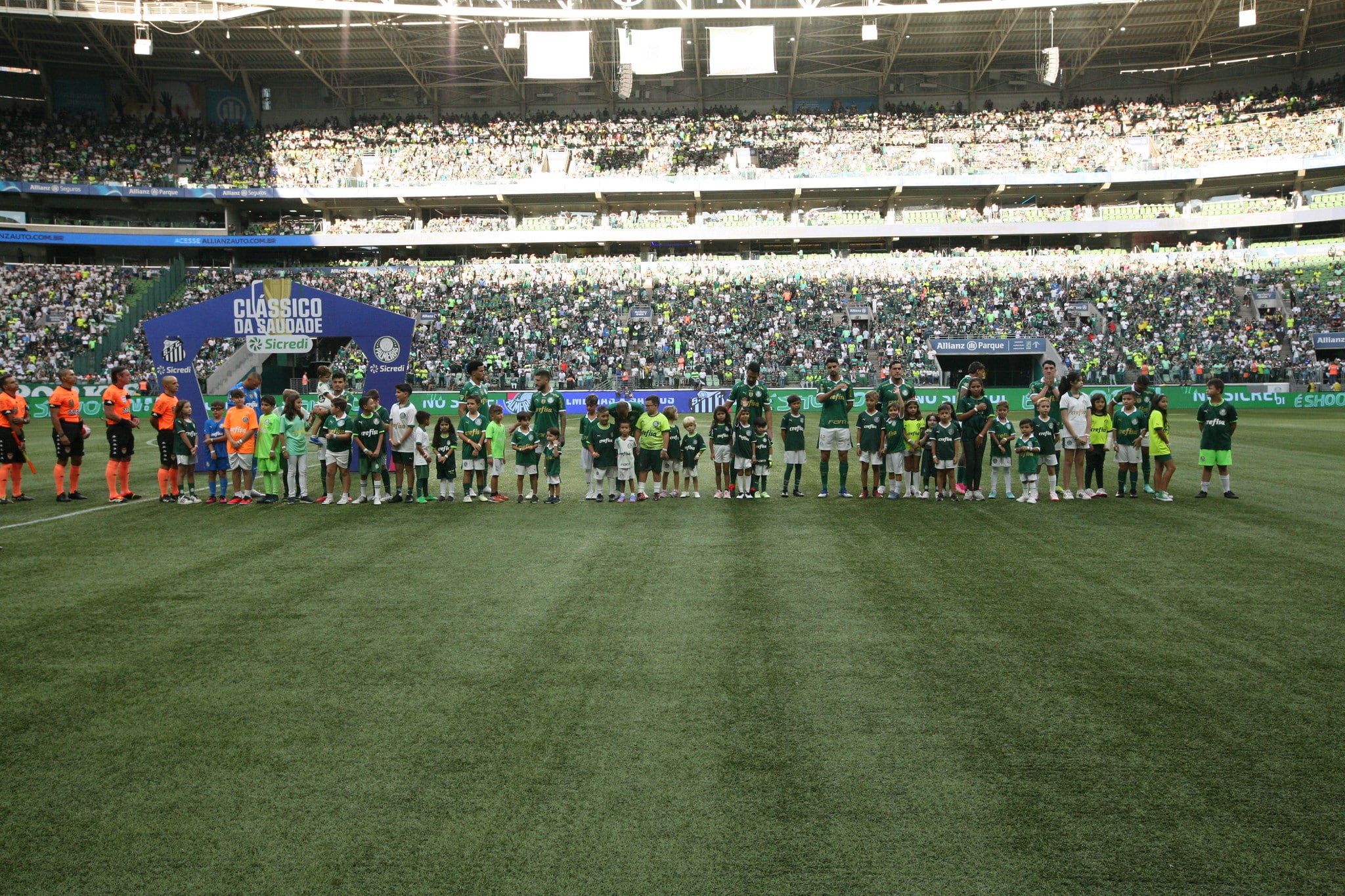 Palmeiras bate e WTorre promete troca, mas sem cronograma: Guerra por gramado do Allianz s&oacute; est&aacute; come&ccedil;ando