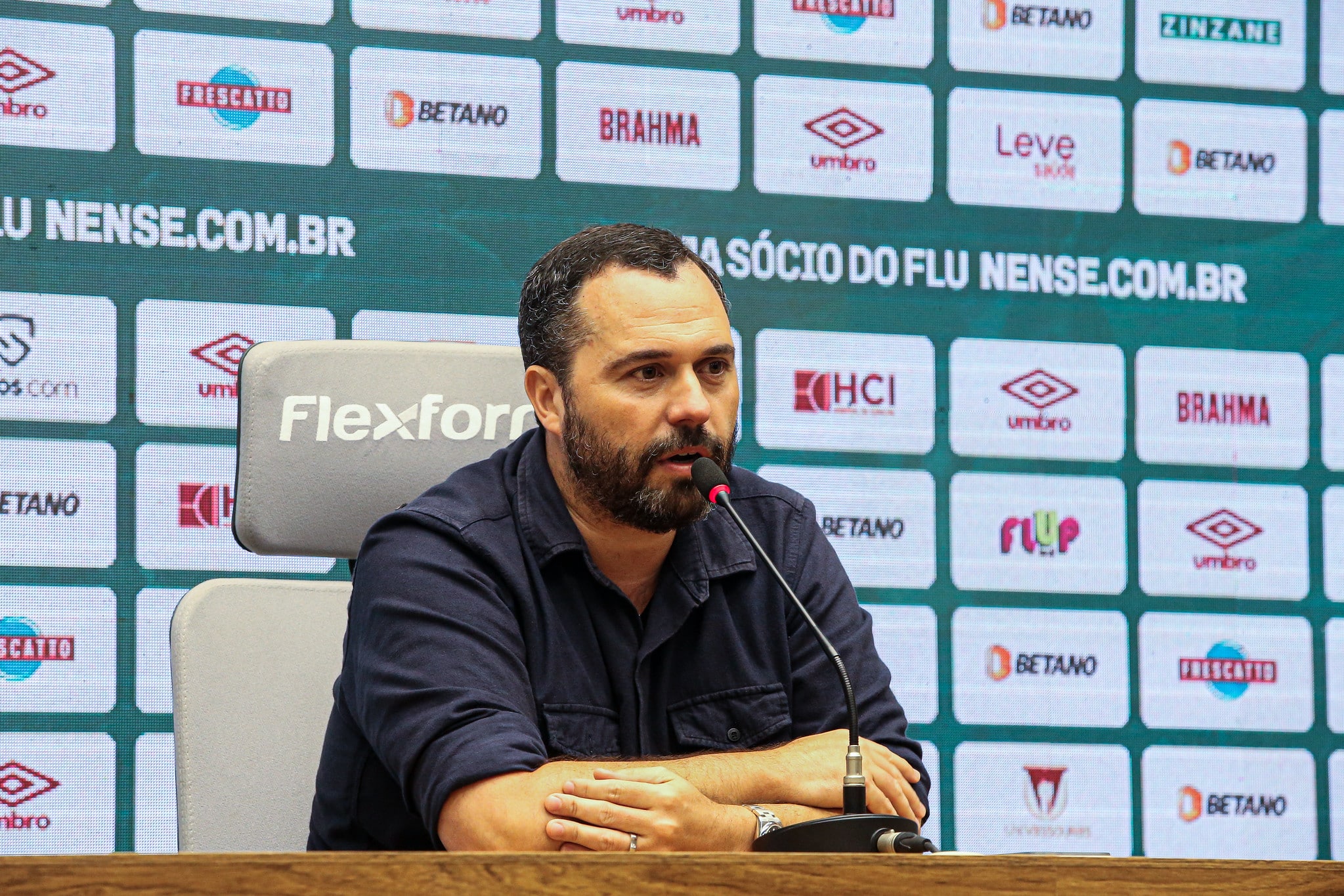 Leila, alfinetadas em rivais, patroc&iacute;nios e refor&ccedil;os: como foi a coletiva de M&aacute;rio Bittencourt, presidente do Fluminense