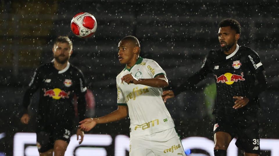 ‘Acabou a base, não jogam mais contra moleques de 17 anos’: Abel elogia, mas alerta crias do Palmeiras