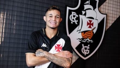Vasco, enfim, anuncia a contrata&ccedil;&atilde;o de Adson, o segundo refor&ccedil;o mais caro da &lsquo;era SAF&rsquo;
