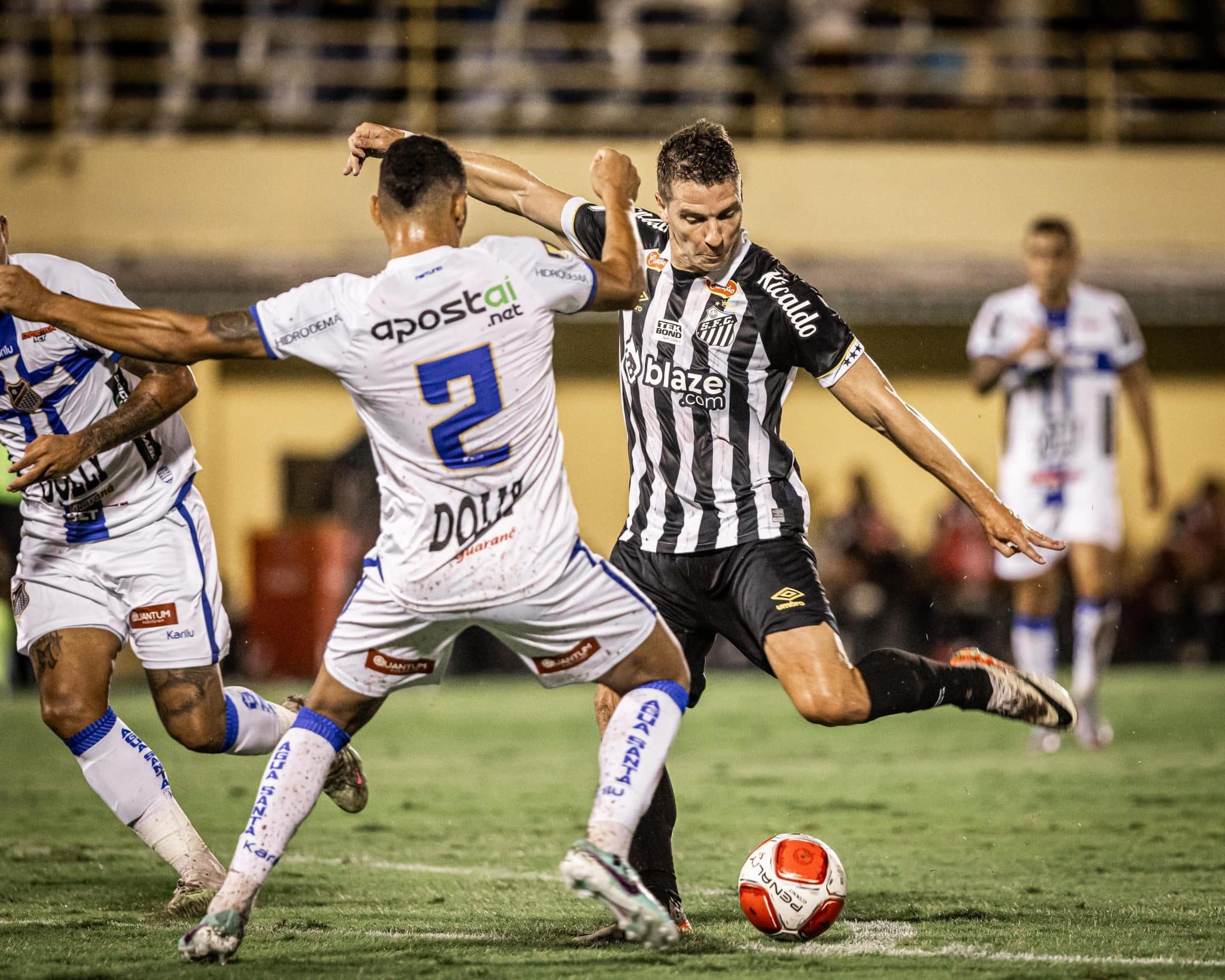 No melhor estilo Carille, Santos vence o &Aacute;gua Santa e dispara na lideran&ccedil;a do Grupo A do Paulist&atilde;o