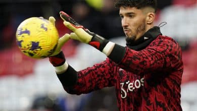 Quase cinco meses depois de ser anunciado pelo United, Altay Bayindir enfim far&aacute; sua estreia