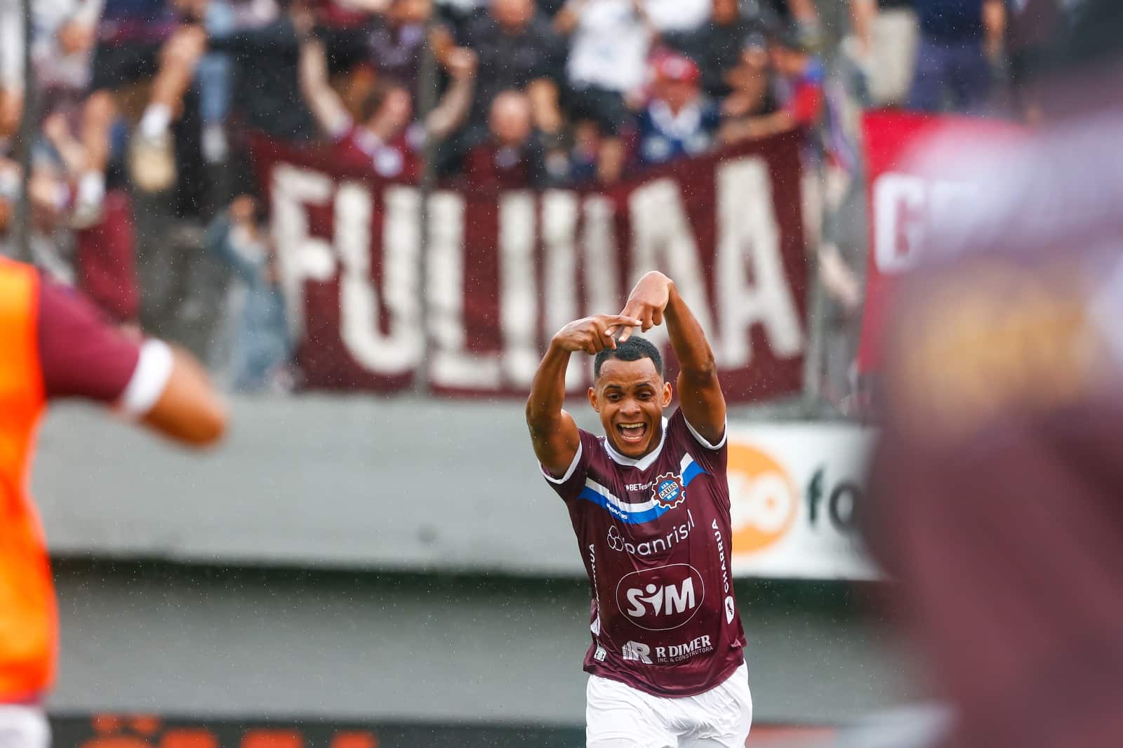 &Aacute;lvaro foi autor do gol da virada do Caxias sobre o Gr&ecirc;mio