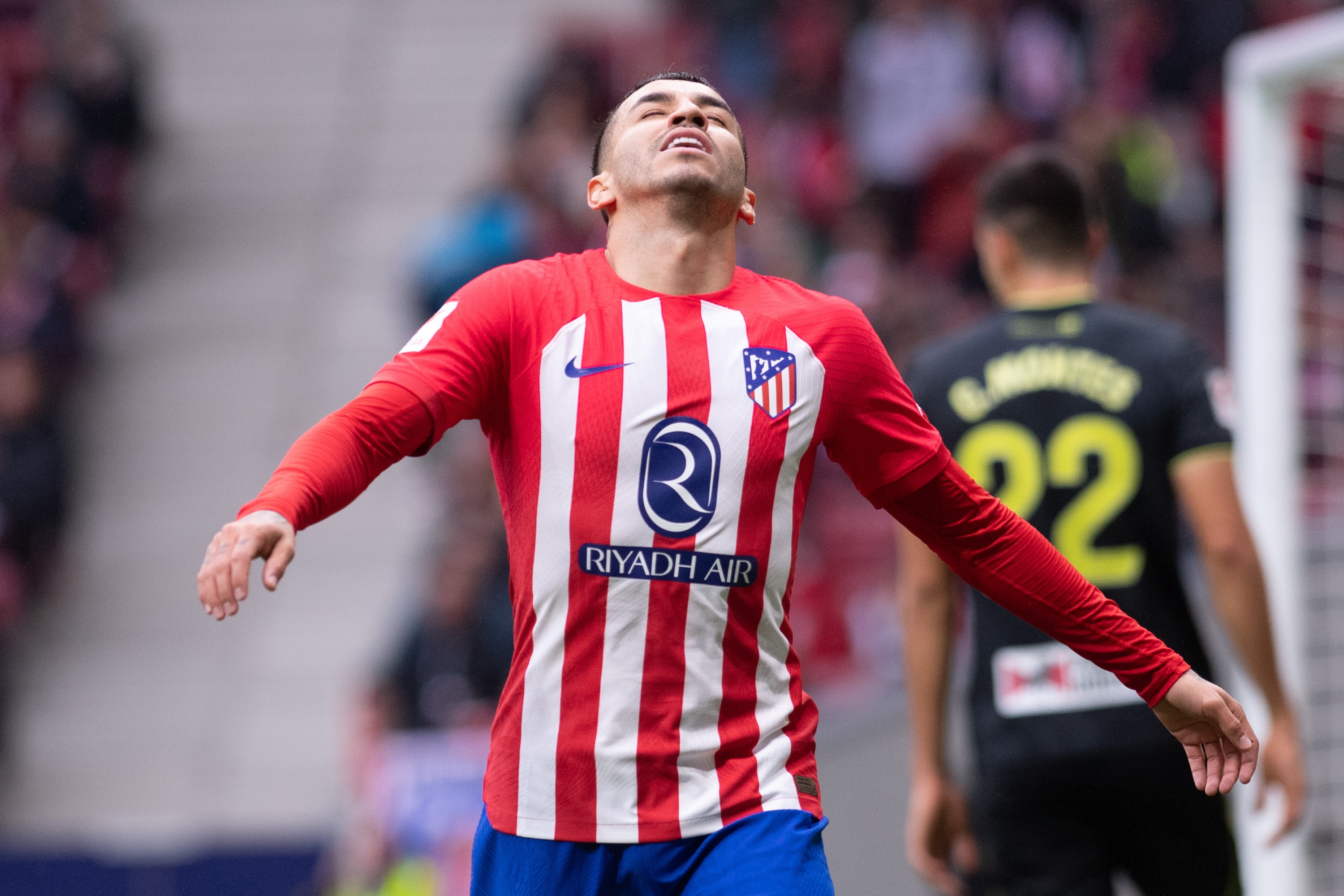 Onda de assaltos a casa de jogadores segue na Europa: Angel Correa e sua fam&iacute;lia foram feitos ref&eacute;ns