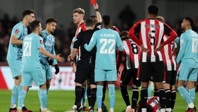 Por que &aacute;rbitro usou cart&atilde;o vermelho circular para expulsar Jo&atilde;o Gomes em Brentford x Wolverhampton