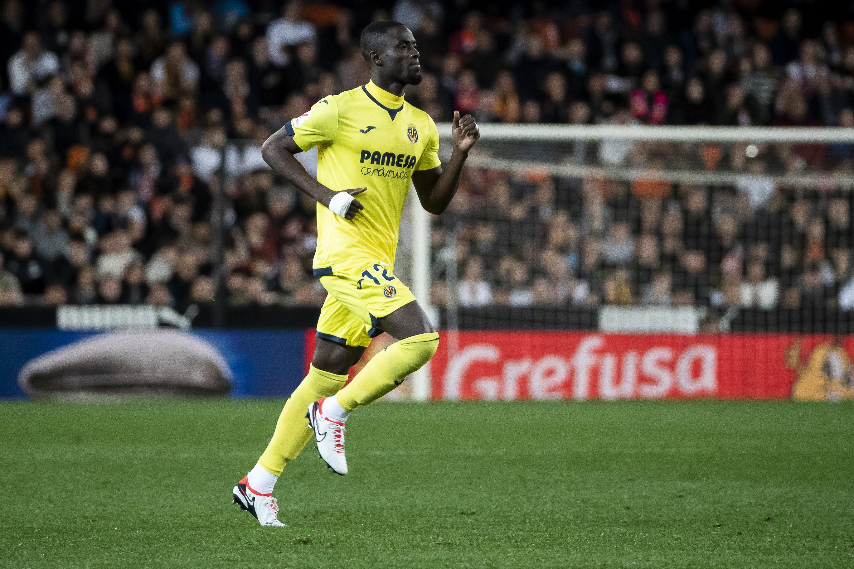 Eric Bailly tenta superar problemas de les&otilde;es recorrentes e busca novo recome&ccedil;o no Villarreal