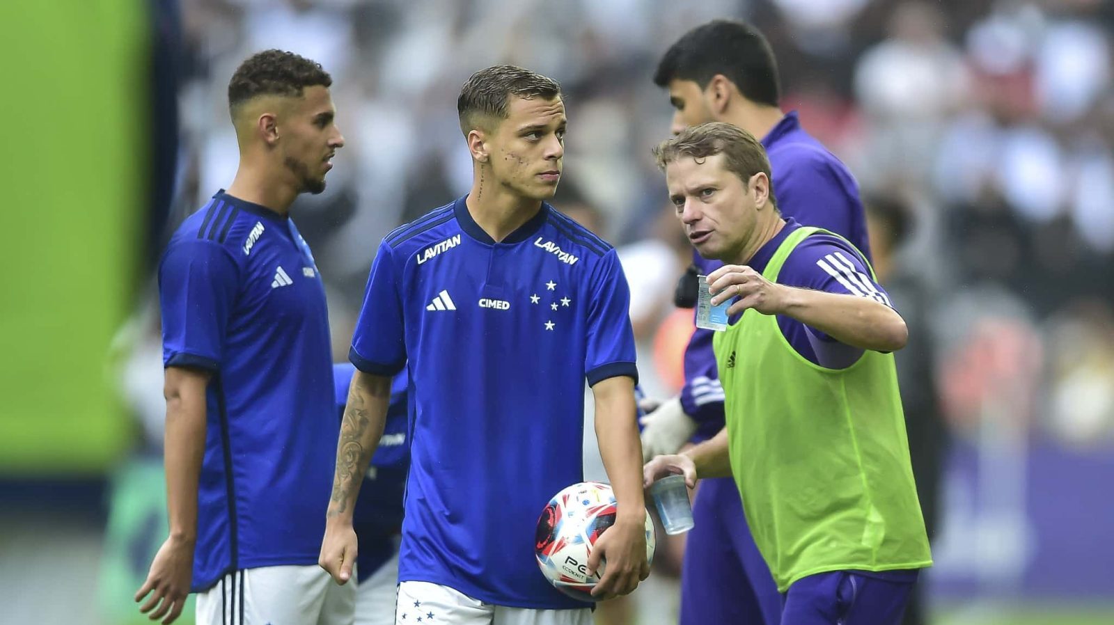 Coletiva de Fernando Seabra ajuda a explicar o bom momento da base do Cruzeiro