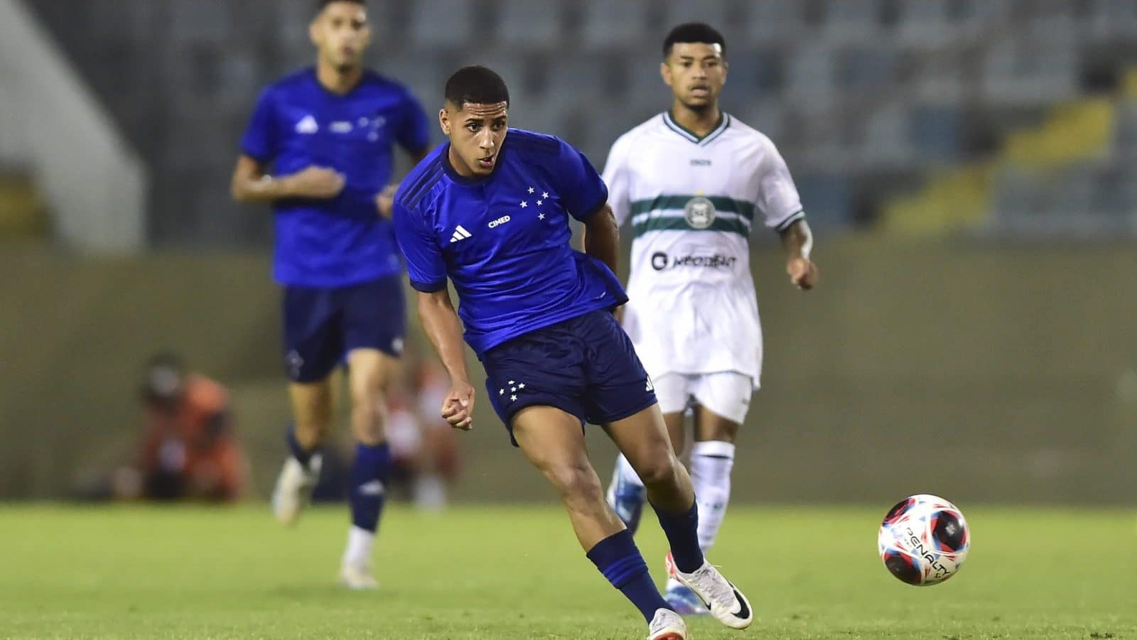 Em grande fase, Fernando refor&ccedil;a que chance no Cruzeiro &eacute; quest&atilde;o de tempo