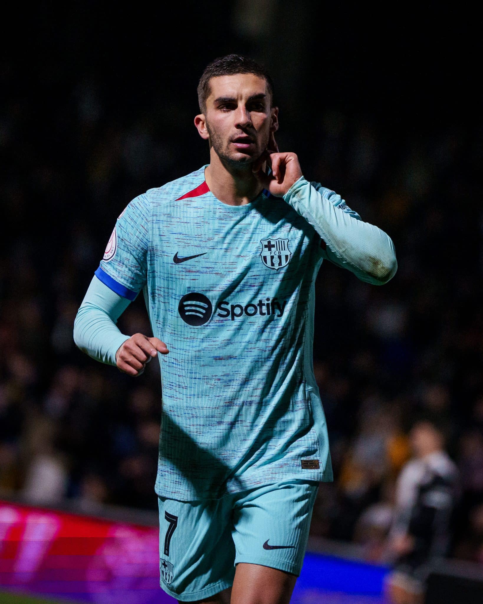 Barcelona sofre no in&iacute;cio, mas evita trag&eacute;dia e vira sobre time da 3&ordf; divis&atilde;o e vai &agrave;s quartas da Copa do Rei