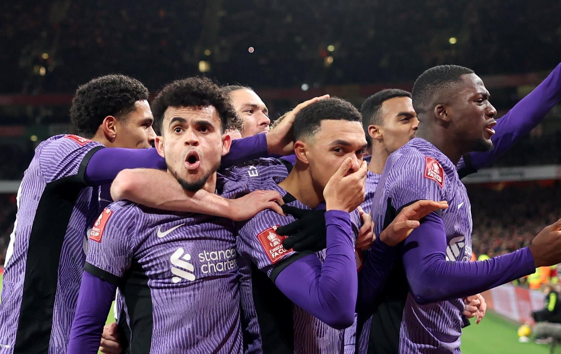 Liverpool &eacute; mortal contra Arsenal e avan&ccedil;a na Copa da Inglaterra