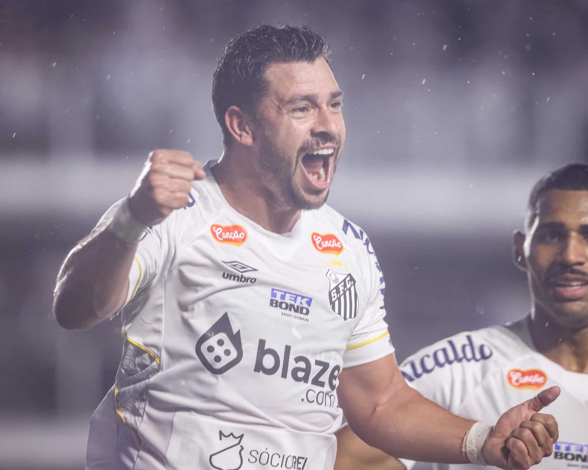 Em noite inspirada de Giuliano, Santos vence a Ponte Preta e &eacute; o &uacute;nico com 100% de aproveitamento no Paulist&atilde;o