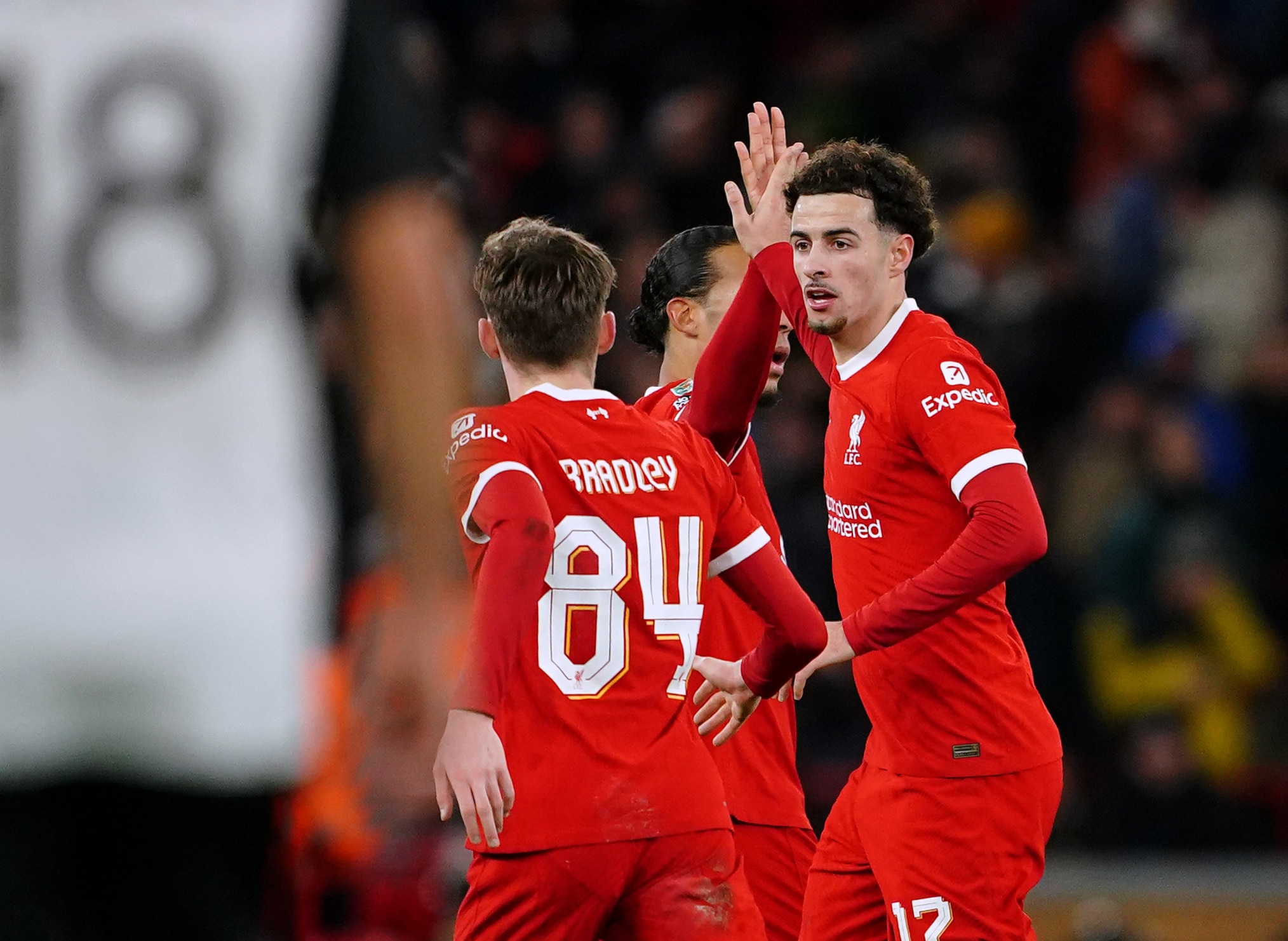 Klopp foi cir&uacute;rgico no segundo tempo e o Liverpool conseguiu virada rel&acirc;mpago diante do Fulham na Copa da Liga