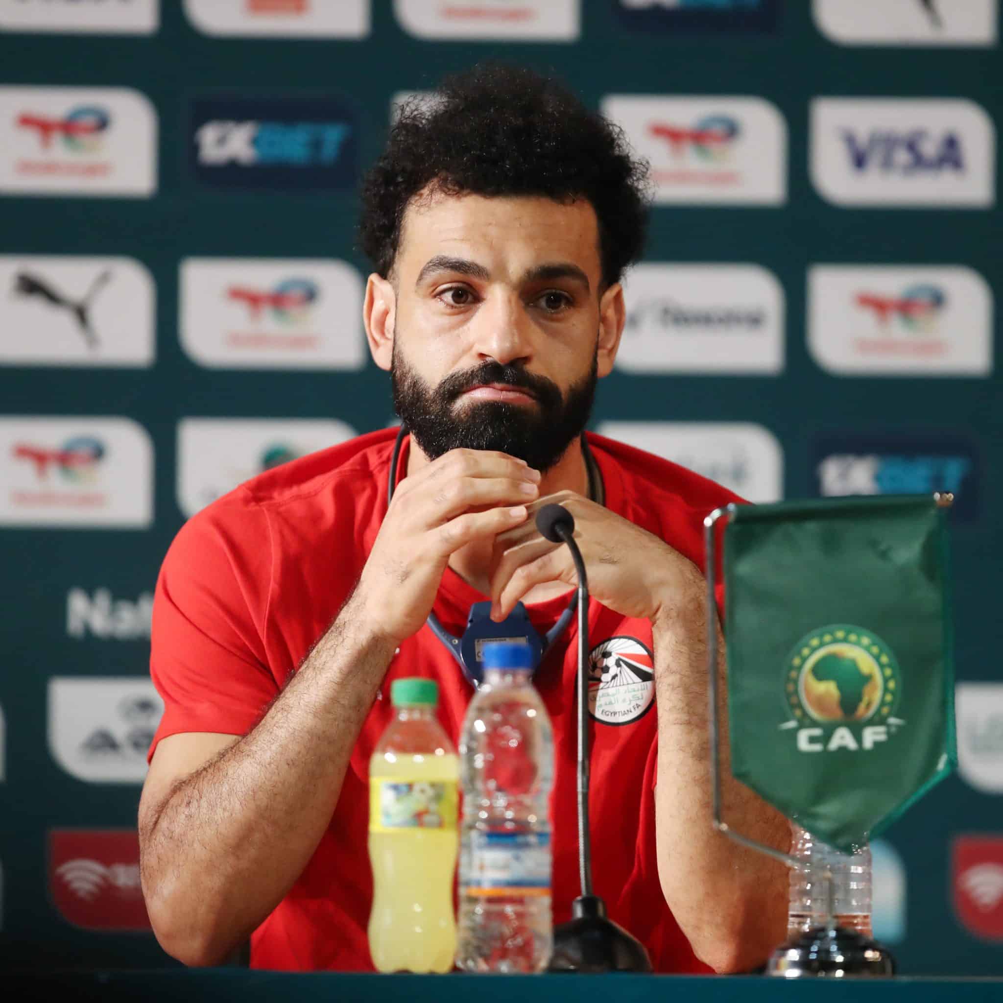 &lsquo;Ningu&eacute;m deveria duvidar&rsquo;: auxiliar do Liverpool est&aacute; indignado com as cr&iacute;ticas a Salah ap&oacute;s les&atilde;o na CAN