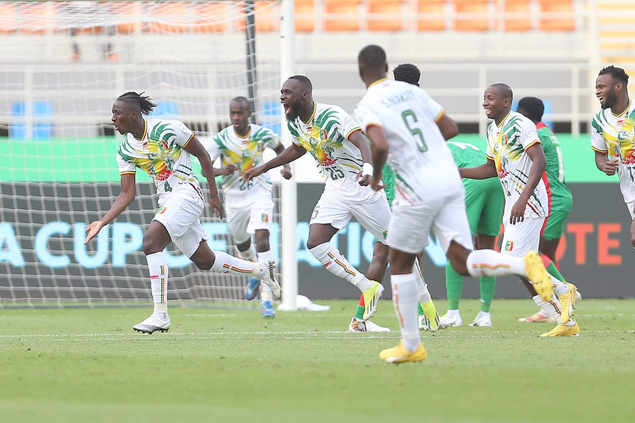 Mali aproveita gol contra estranho, supera Burkina Faso e volta &agrave;s quartas da CAN ap&oacute;s 11 anos