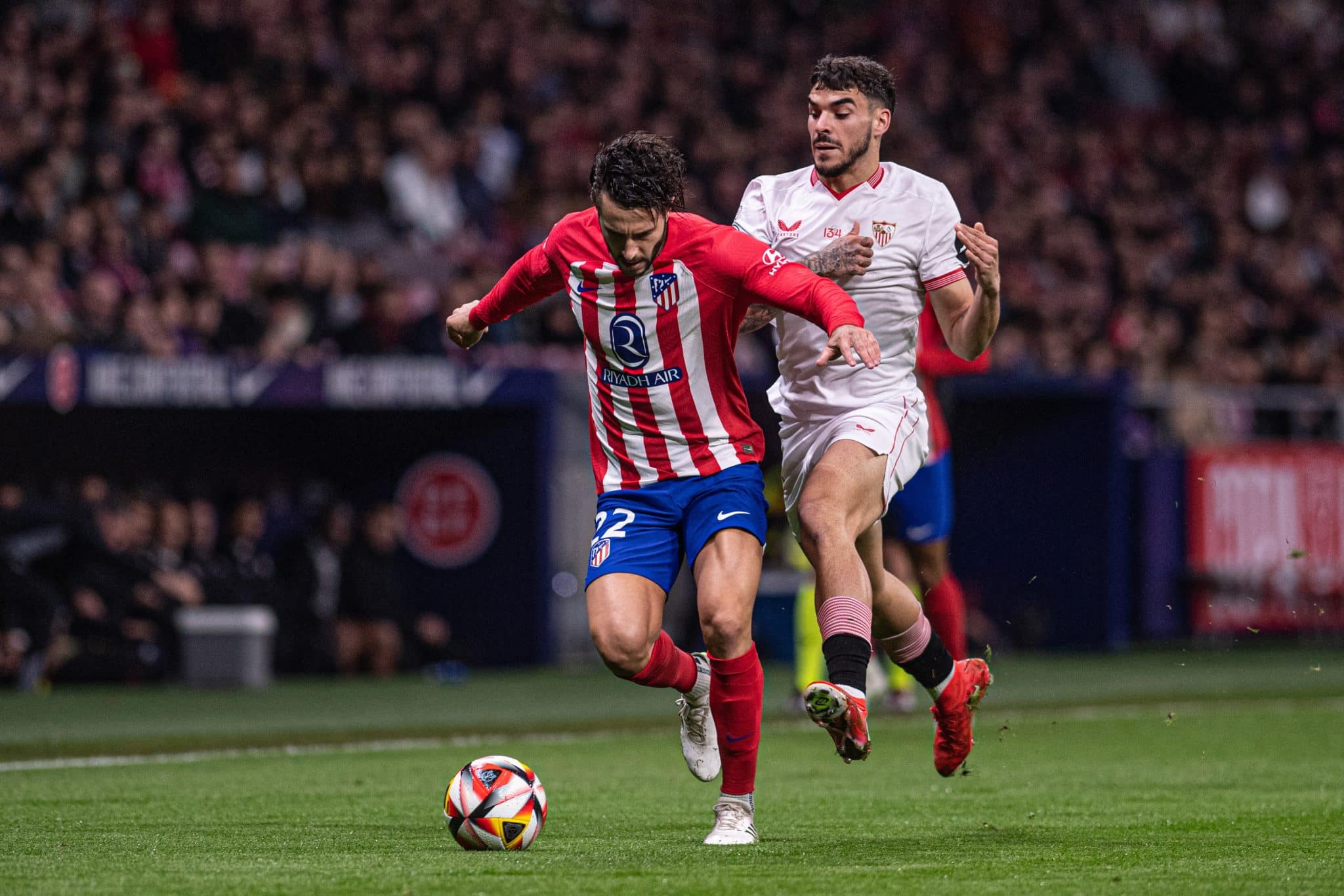 Em noite apagada de Griezmann, Depay brilha e Atl&eacute;tico de Madrid despacha Sevilla da Copa do Rei
