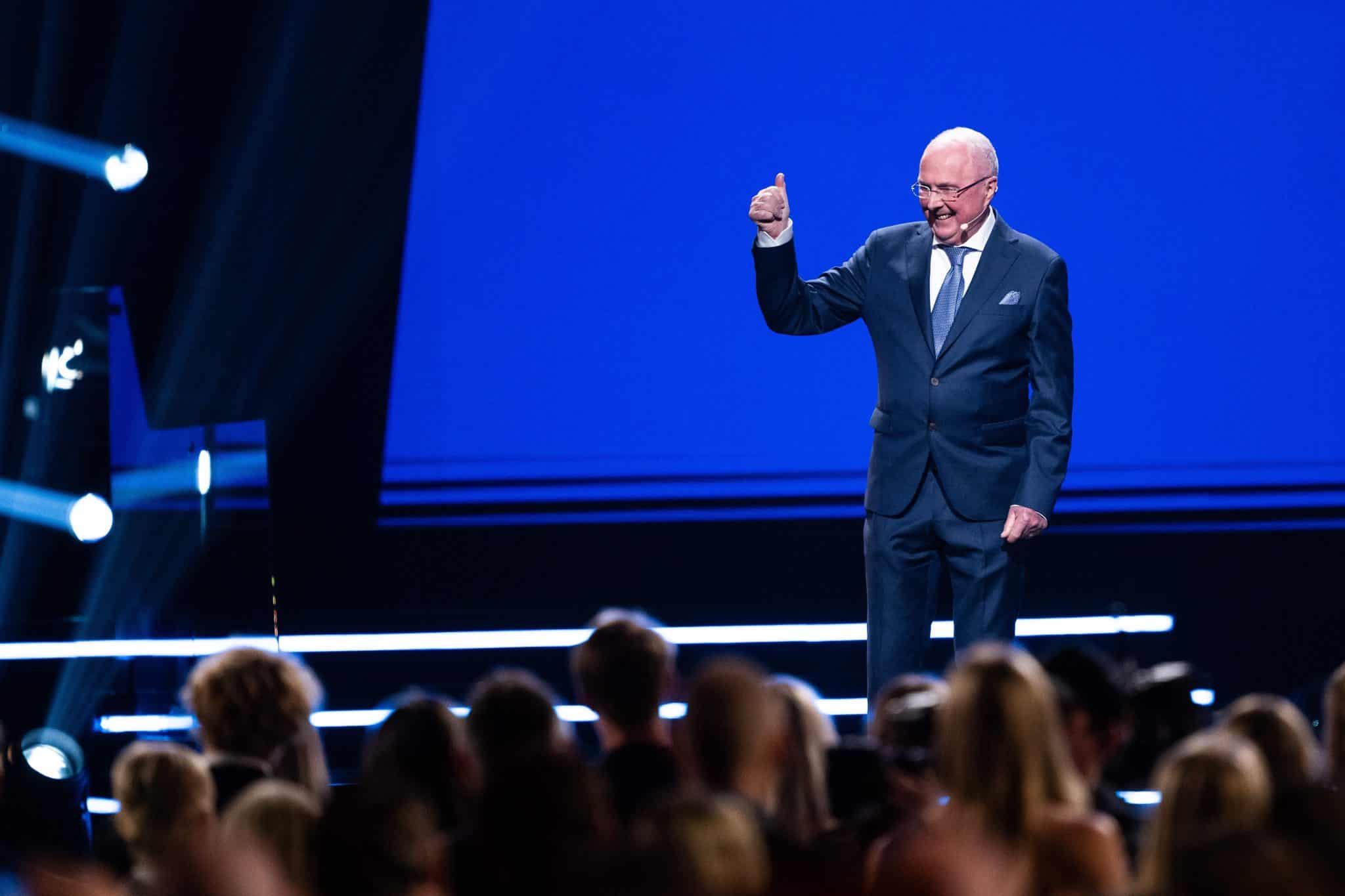 Sven-G&ouml;ran Eriksson aparece pela primeira vez ap&oacute;s revelar seu c&acirc;ncer terminal