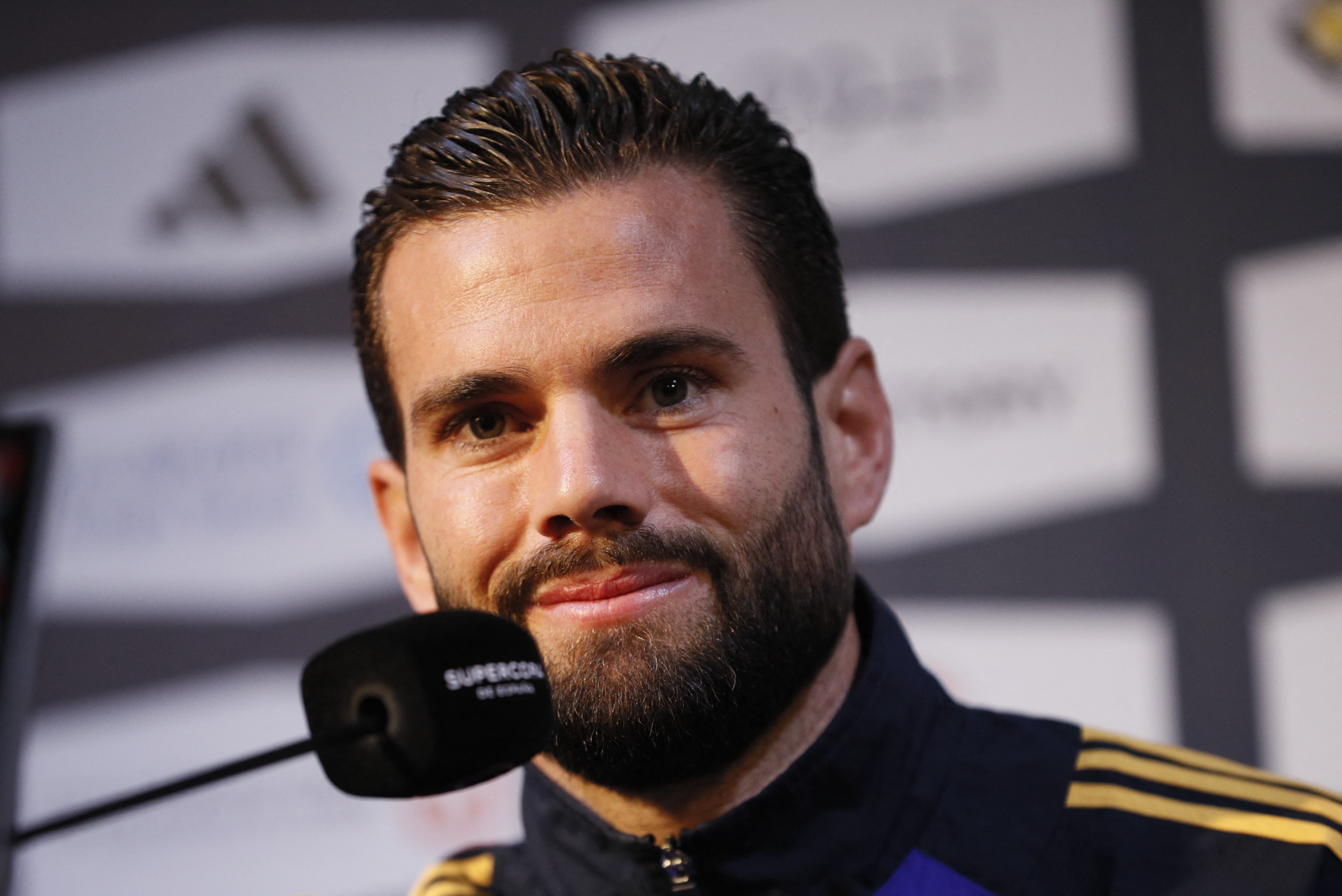 &lsquo;Sonhei a semana toda&rsquo;: Nacho n&atilde;o escondeu a emo&ccedil;&atilde;o ao levantar o 1&ordm; t&iacute;tulo como capit&atilde;o do Real Madrid