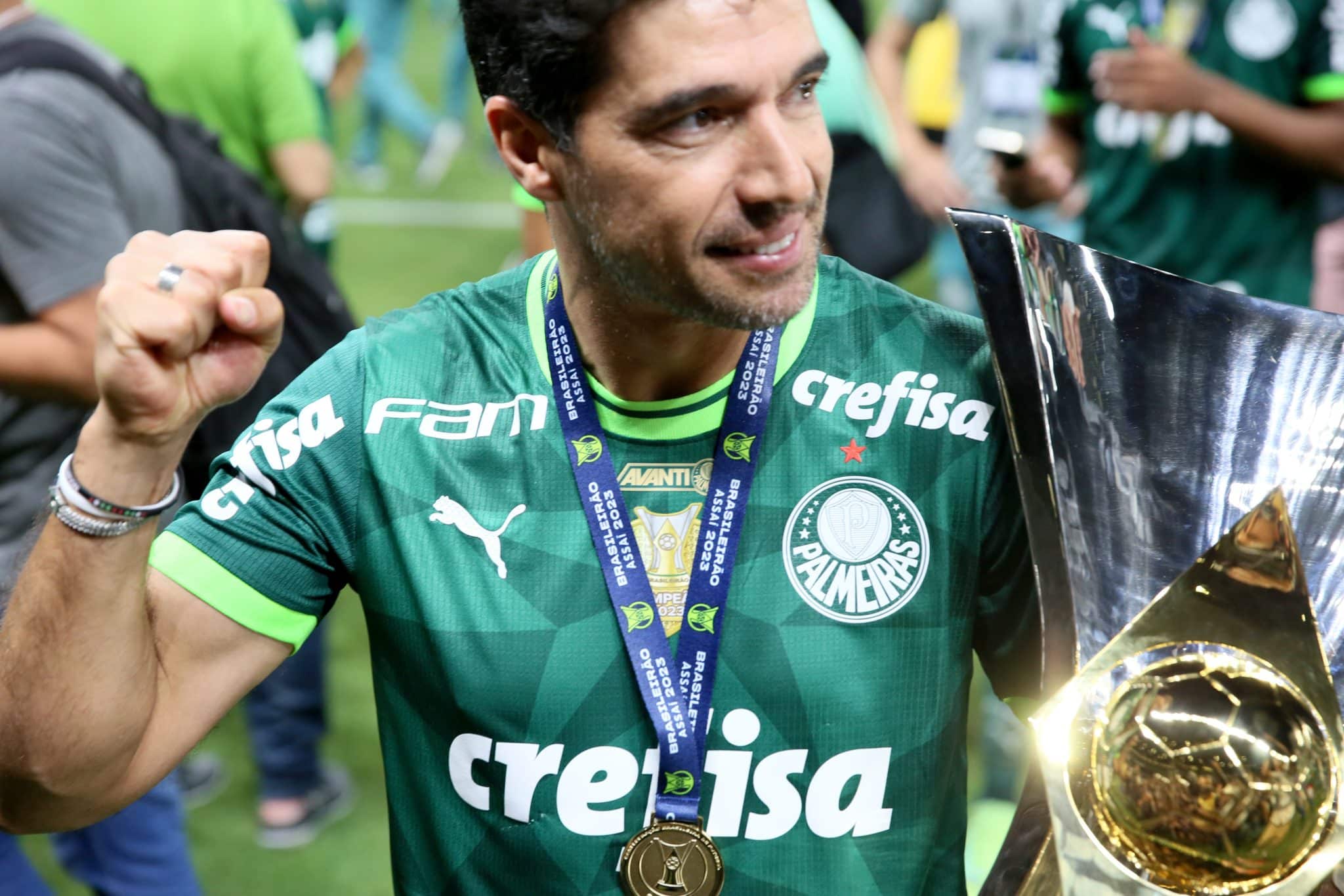 Perto de ser t&eacute;cnico mais vencedor da hist&oacute;ria do Palmeiras, Abel recebe pr&ecirc;mio da Liga Portuguesa pela 3&ordf; vez