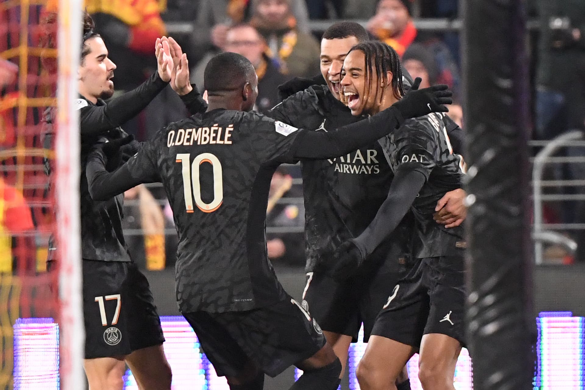 J&aacute; pode gritar campe&atilde;o? Donnarumma pega p&ecirc;nalti, PSG vence e abre 8 pontos na lideran&ccedil;a